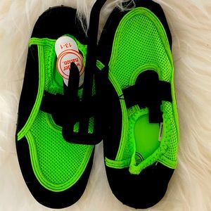 New Never worn kids water shoes